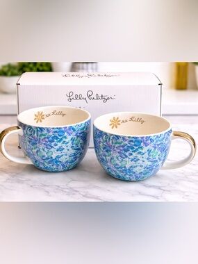 Lilly Pulitzer Ceramic Mug Set Blue Floral Print w/ Gold Handles – New in Box